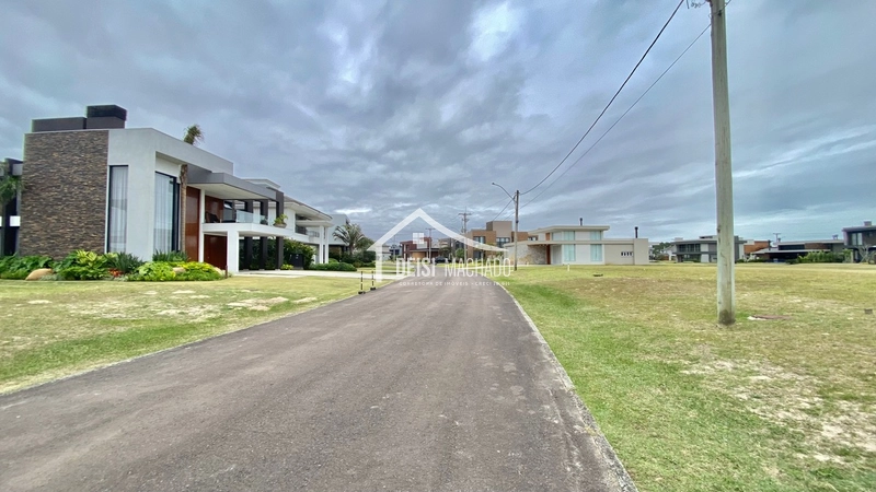 Terreno Beira Lago à Venda no Condomínio Costa Serena: 9ª foto da galeria de imagens do imóvel