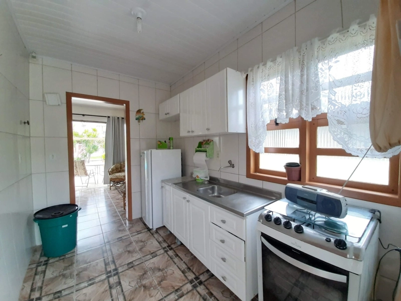 Casa com piscina na praia Capão Novo: 12ª foto da galeria de imagens do imóvel