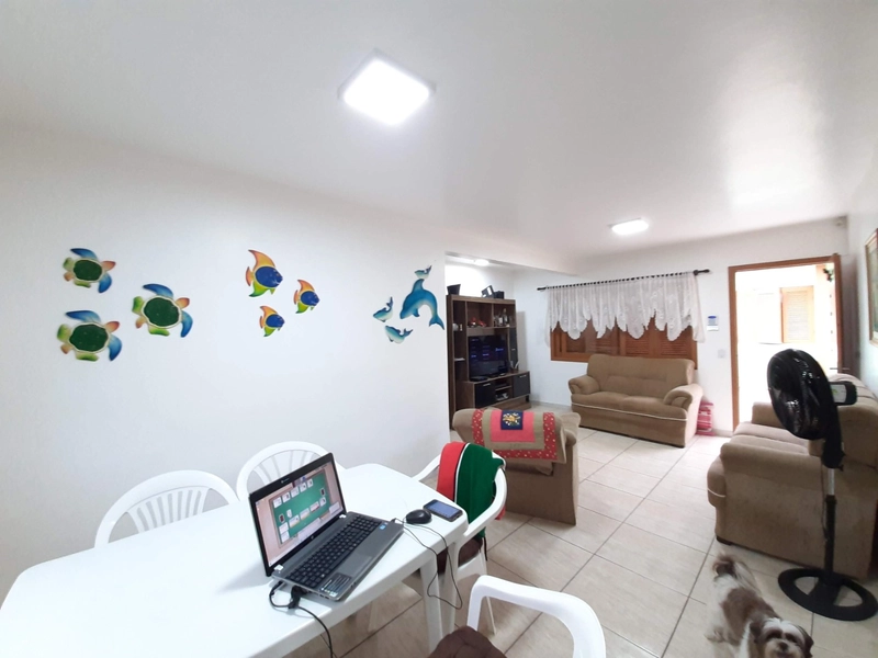 Casa com piscina na praia Capão Novo: 16ª foto da galeria de imagens do imóvel