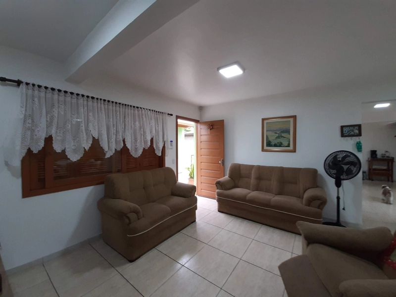 Casa com piscina na praia Capão Novo: 21ª foto da galeria de imagens do imóvel