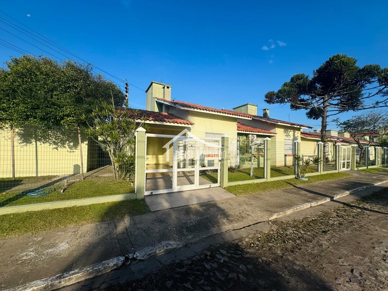 IMOVEL com ampla varanda na praia Capão Novo: 2ª foto da galeria de imagens do imóvel