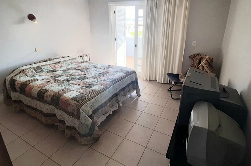 Casa de excelente padrão na Praia CAPÃO NOVO em área residencial: 17ª foto da galeria de imagens do imóvel