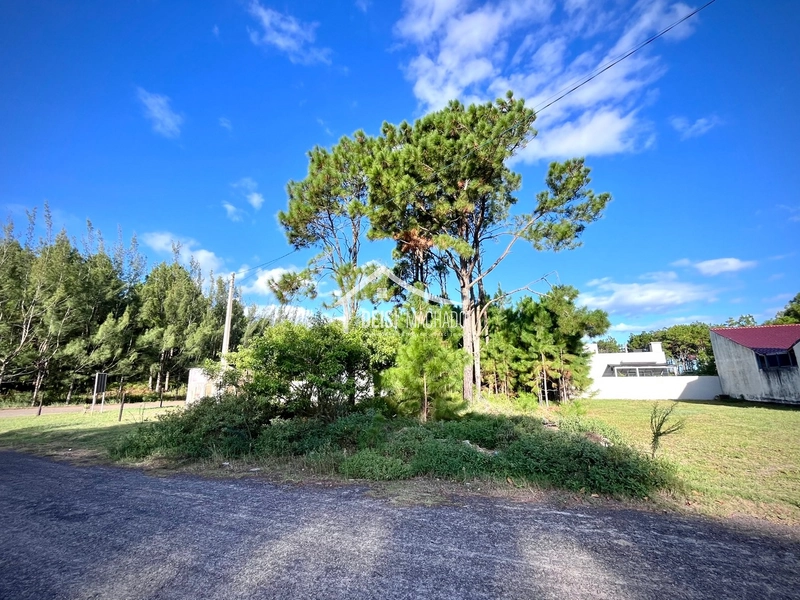 Terreno a venda na praia Capão Novo Village pertinho do mar: 1ª foto da galeria de imagens do imóvel