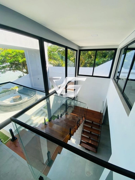 Maravilhosa Casa Mobiliada e Decorada no Cacupé com vista definitiva: 3ª foto da galeria de imagens do imóvel