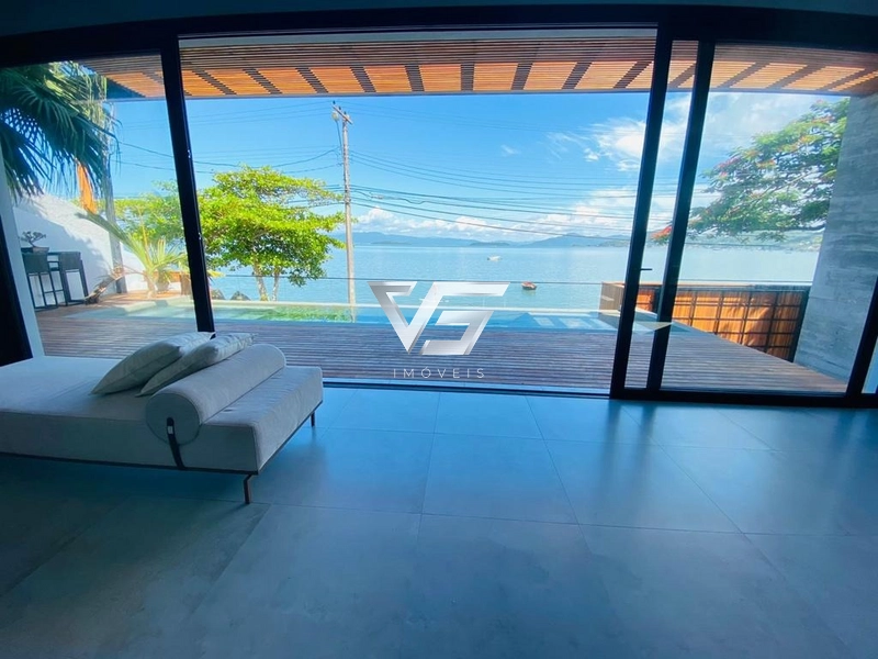 Maravilhosa Casa Mobiliada e Decorada no Cacupé com vista definitiva: 1ª foto da galeria de imagens do imóvel