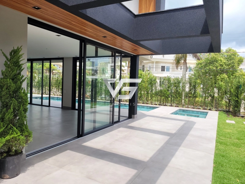 CASA A VENDA - AV DOS BÚZIOS - JURERÊ INTERNACIONAL - 200m DA PRAIA: 66ª foto da galeria de imagens do imóvel