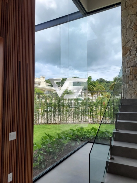 CASA A VENDA - AV DOS BÚZIOS - JURERÊ INTERNACIONAL - 200m DA PRAIA: 79ª foto da galeria de imagens do imóvel