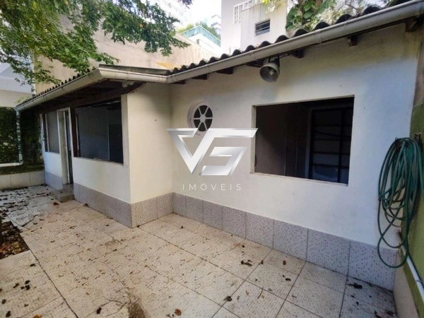 CASA RESIDENCIAL / COMERCIAL NA PRAÇA CELSO RAMOS PRÓXIMO AO SHOPPING: 27ª foto da galeria de imagens do imóvel