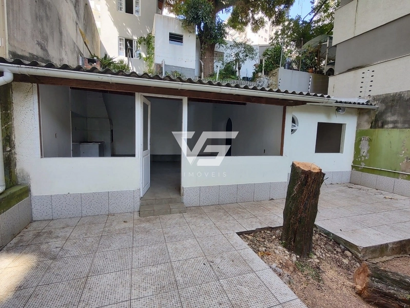 CASA RESIDENCIAL / COMERCIAL NA PRAÇA CELSO RAMOS PRÓXIMO AO SHOPPING: 28ª foto da galeria de imagens do imóvel