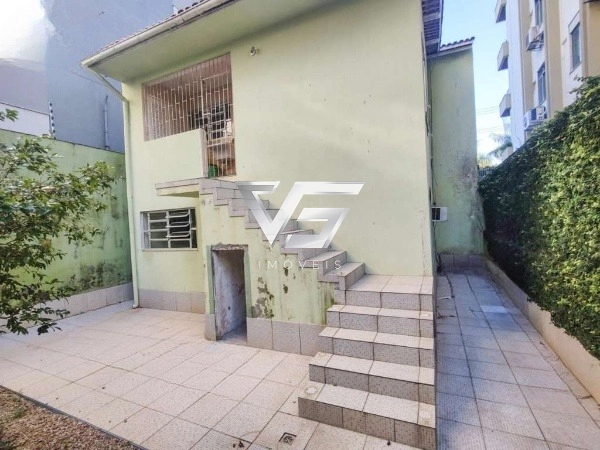 CASA RESIDENCIAL / COMERCIAL NA PRAÇA CELSO RAMOS PRÓXIMO AO SHOPPING: 2ª foto da galeria de imagens do imóvel