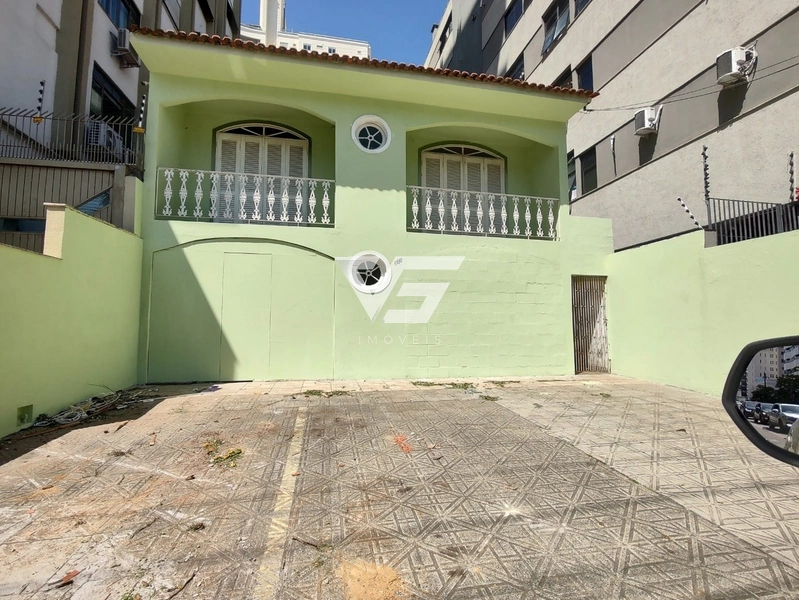 CASA RESIDENCIAL / COMERCIAL NA PRAÇA CELSO RAMOS PRÓXIMO AO SHOPPING: 1ª foto da galeria de imagens do imóvel
