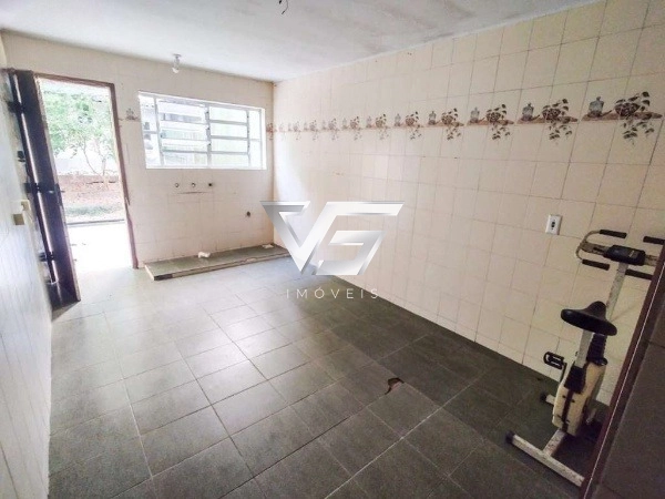 CASA RESIDENCIAL / COMERCIAL NA PRAÇA CELSO RAMOS PRÓXIMO AO SHOPPING: 17ª foto da galeria de imagens do imóvel