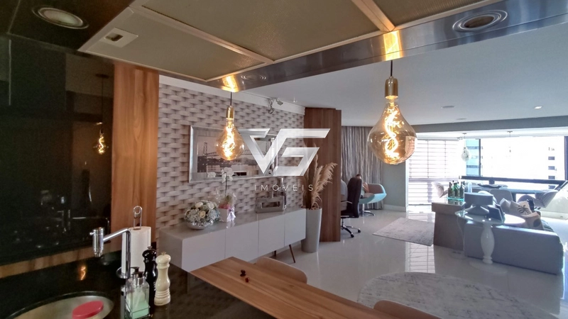 LINDO APARTAMENTO COM VISTA MAR BEIRA MAR NORTE COM 3 SUÍTES E 2 VAGAS: 26ª foto da galeria de imagens do imóvel