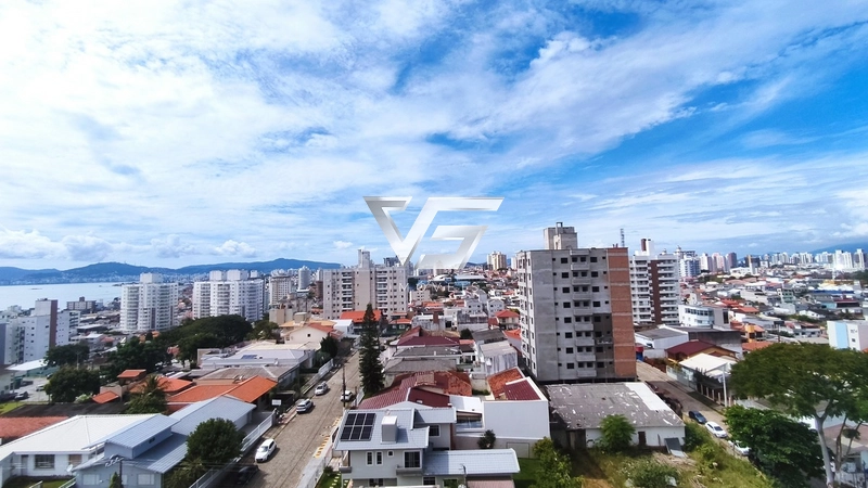 Oportunidade - Apartamento andar alto vista mar semimobiliado: 3ª foto da galeria de imagens do imóvel