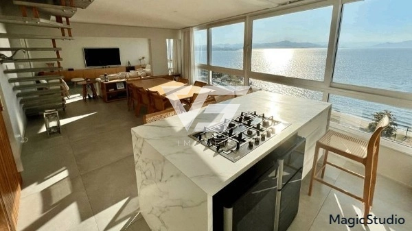 COBERTURA FRENTE MAR - BEIRA MAR NORTE - FLORIANÓPOLIS: 1ª foto da galeria de imagens do imóvel