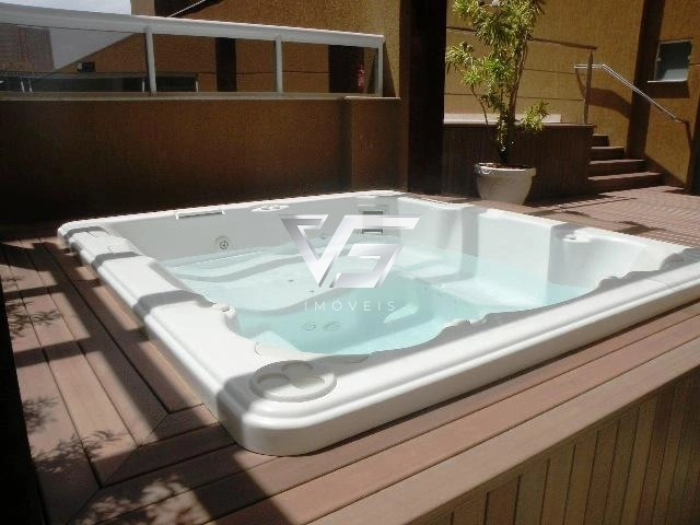 LINDO APARTAMENTO SEMIMOBILIADO 3 SUÍTES 3 VAGAS FRENTE MAR MEIA PRAIA: 25ª foto da galeria de imagens do imóvel