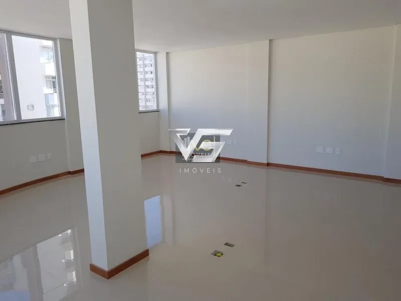 PRÉDIO COMERCIAL NO CENTRO DE FLORIANÓPOLIS COM 4 PAVIMENTOS: 2ª foto da galeria de imagens do imóvel