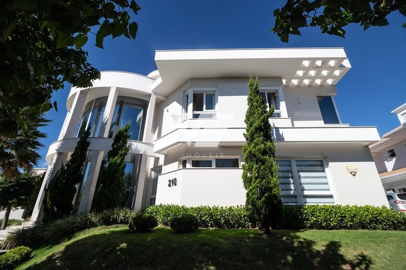 CASA JURERÊ INTERNACIONAL 4 SUÍTES 4 VAGAS: 3ª foto da galeria de imagens do imóvel