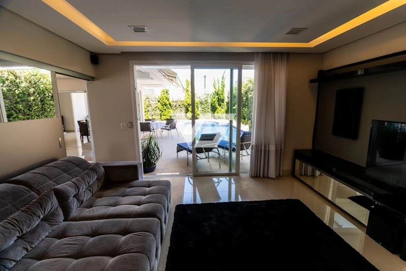 CASA JURERÊ INTERNACIONAL 4 SUÍTES 4 VAGAS: 10ª foto da galeria de imagens do imóvel