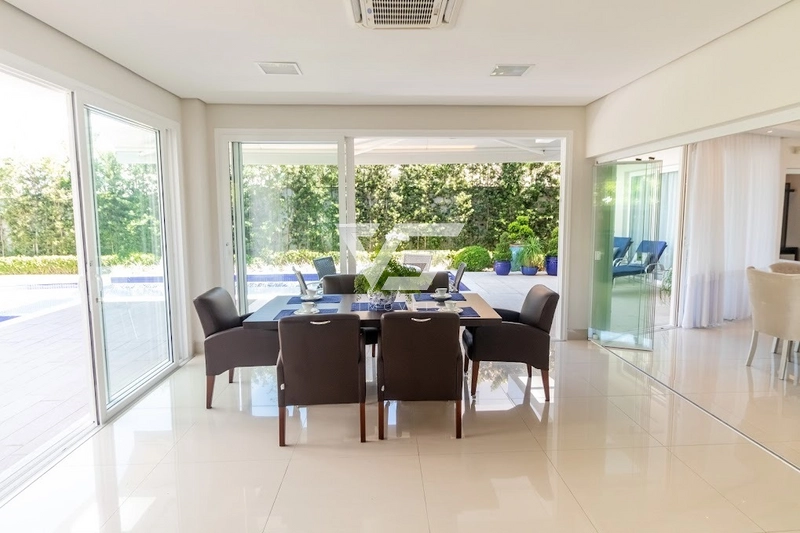 CASA JURERÊ INTERNACIONAL 4 SUÍTES 4 VAGAS: 6ª foto da galeria de imagens do imóvel