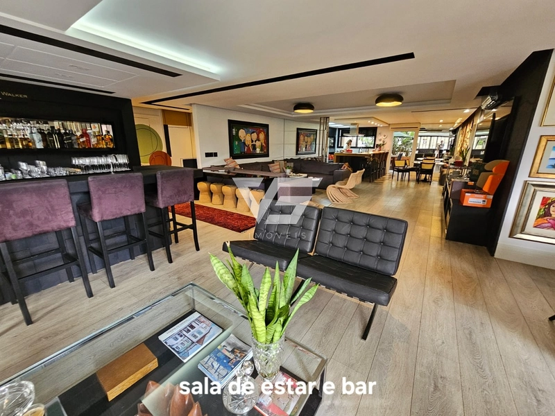 APARTAMENTO ALTO PADRÃO MOBILIADO DECORADO CENTRO DE FLORIANÓPOLIS: 1ª foto da galeria de imagens do imóvel