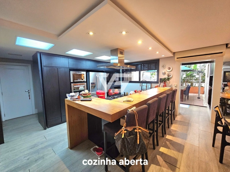 APARTAMENTO ALTO PADRÃO MOBILIADO DECORADO CENTRO DE FLORIANÓPOLIS: 8ª foto da galeria de imagens do imóvel