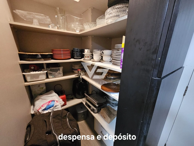 APARTAMENTO ALTO PADRÃO MOBILIADO DECORADO CENTRO DE FLORIANÓPOLIS: 9ª foto da galeria de imagens do imóvel