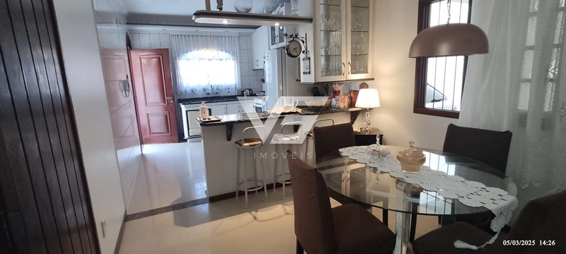 Residência com excelente conservação com 280m privativos em São José: 4ª foto da galeria de imagens do imóvel