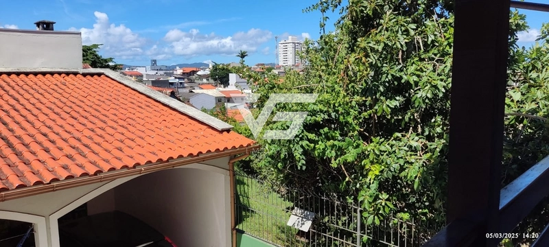 Residência com excelente conservação com 280m privativos em São José: 25ª foto da galeria de imagens do imóvel