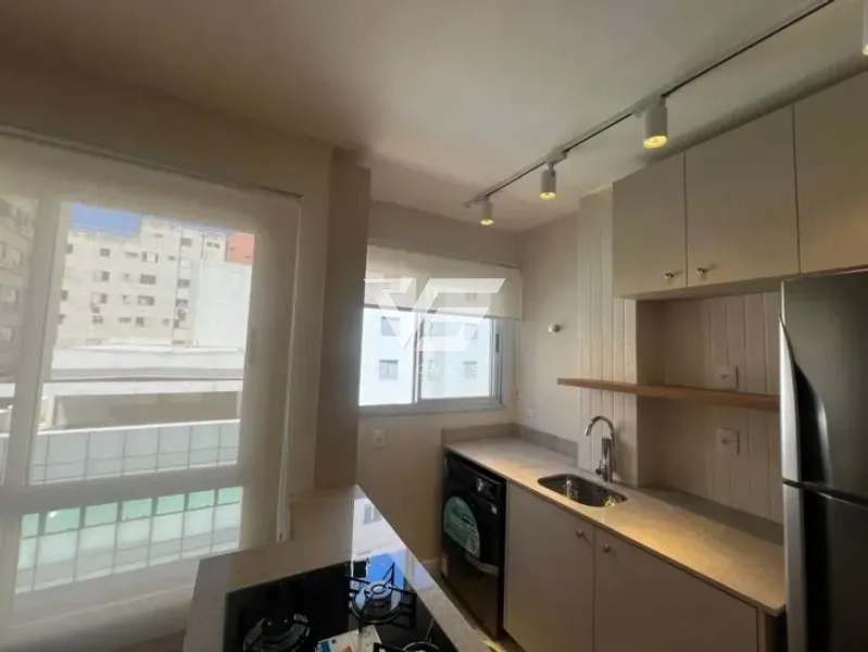 APARTAMENTO DE 1 DORMITÓRIO REFORMADO COM 1 VAGA CENTRO FLORIANÓPOLIS: 2ª foto da galeria de imagens do imóvel