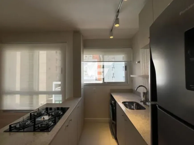 APARTAMENTO DE 1 DORMITÓRIO REFORMADO COM 1 VAGA CENTRO FLORIANÓPOLIS: 3ª foto da galeria de imagens do imóvel