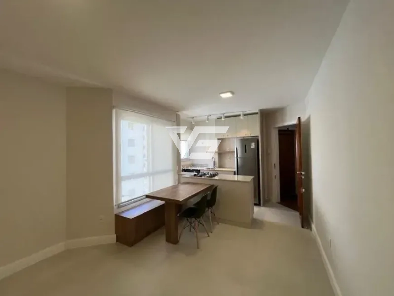 APARTAMENTO DE 1 DORMITÓRIO REFORMADO COM 1 VAGA CENTRO FLORIANÓPOLIS: 13ª foto da galeria de imagens do imóvel