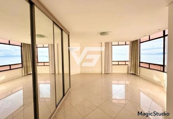 APARTAMENTO COM 206M² BEIRA MAR NORTE FRENTE MAR: 3ª foto da galeria de imagens do imóvel