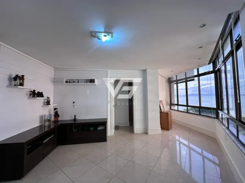 APARTAMENTO COM 206M² BEIRA MAR NORTE FRENTE MAR: 5ª foto da galeria de imagens do imóvel