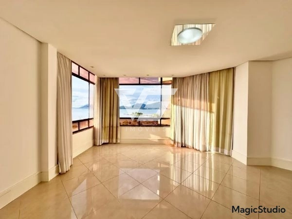 APARTAMENTO COM 206M² BEIRA MAR NORTE FRENTE MAR: 2ª foto da galeria de imagens do imóvel