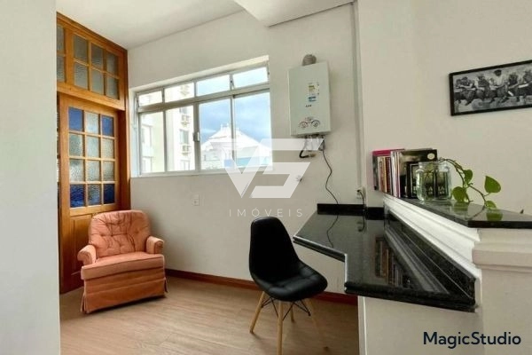 APARTAMENTO DUPLEX NO CENTRO SEMIMOBILIADO COM 1 VAGA: 11ª foto da galeria de imagens do imóvel