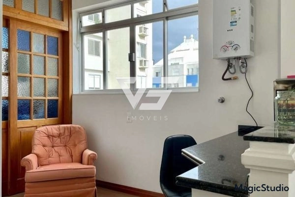 APARTAMENTO DUPLEX NO CENTRO SEMIMOBILIADO COM 1 VAGA: 12ª foto da galeria de imagens do imóvel