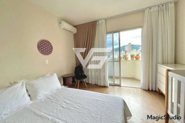 APARTAMENTO DUPLEX NO CENTRO SEMIMOBILIADO COM 1 VAGA: 1ª foto da galeria de imagens do imóvel