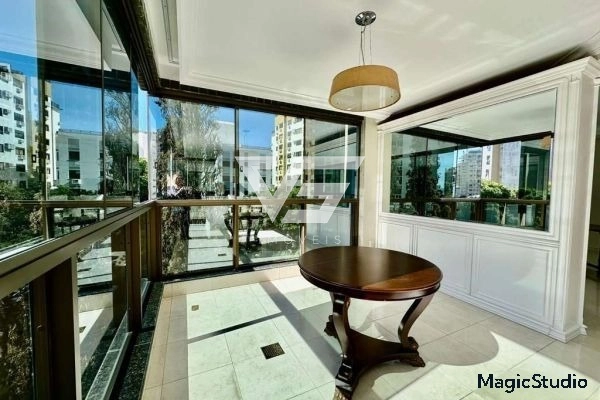 AMPLO APARTAMENTO CENTRO FLORIPA 4 DORMITÓRIOS (3 SUÍTES) 3 VAGAS: 1ª foto da galeria de imagens do imóvel