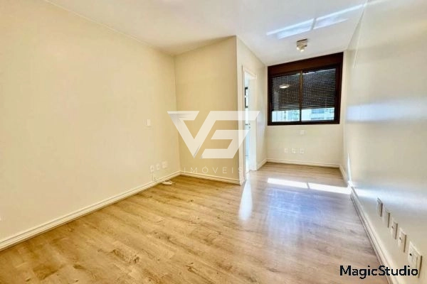 AMPLO APARTAMENTO CENTRO FLORIPA 4 DORMITÓRIOS (3 SUÍTES) 3 VAGAS: 14ª foto da galeria de imagens do imóvel