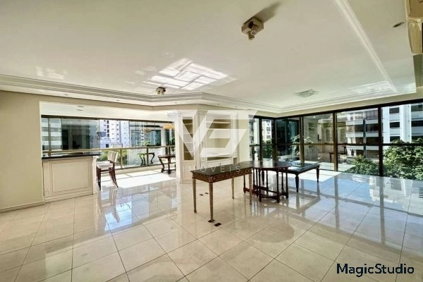 AMPLO APARTAMENTO CENTRO FLORIPA 4 DORMITÓRIOS (3 SUÍTES) 3 VAGAS: 3ª foto da galeria de imagens do imóvel