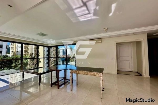 AMPLO APARTAMENTO CENTRO FLORIPA 4 DORMITÓRIOS (3 SUÍTES) 3 VAGAS: 2ª foto da galeria de imagens do imóvel