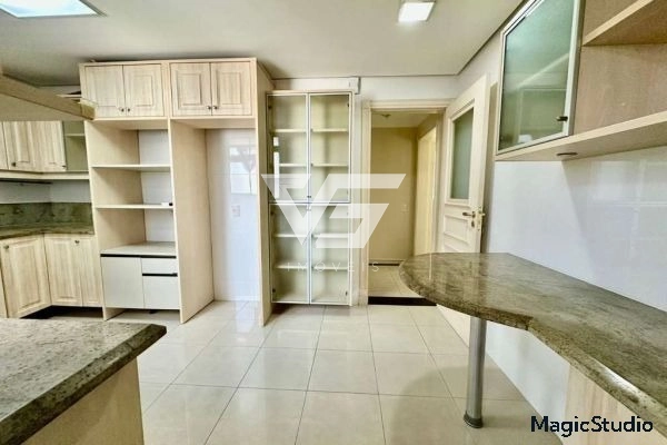AMPLO APARTAMENTO CENTRO FLORIPA 4 DORMITÓRIOS (3 SUÍTES) 3 VAGAS: 10ª foto da galeria de imagens do imóvel