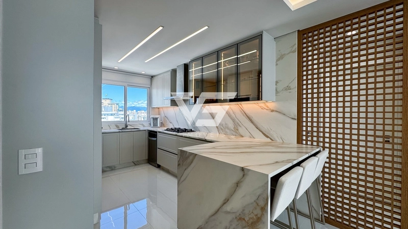 COBERTURA DUPLEX MOBILIADA LINDA COM VISTA MAR  EM FLORIANÓPOLIS: 27ª foto da galeria de imagens do imóvel