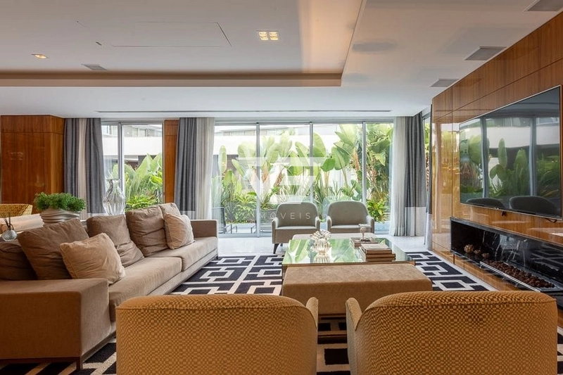 Apartamento  3 suítes 3 vagas em Jurerê Internacional, Florianópolis