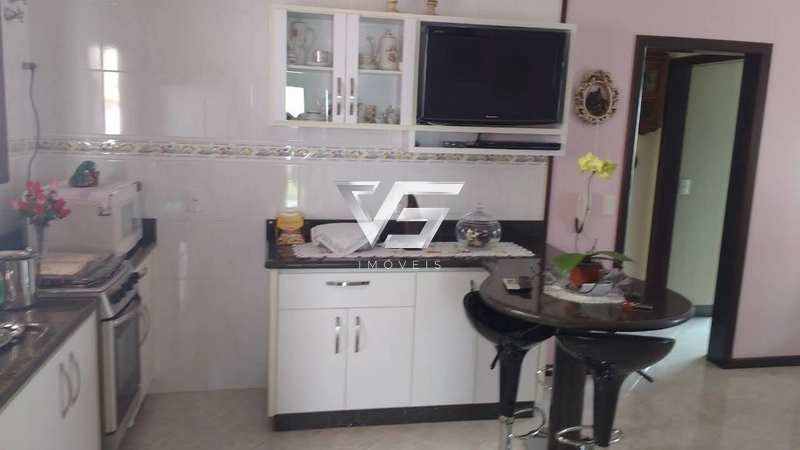Casa com ótima localização em Santo Amaro da Imperatriz, terreno de 495m²: 5ª foto da galeria de imagens do imóvel