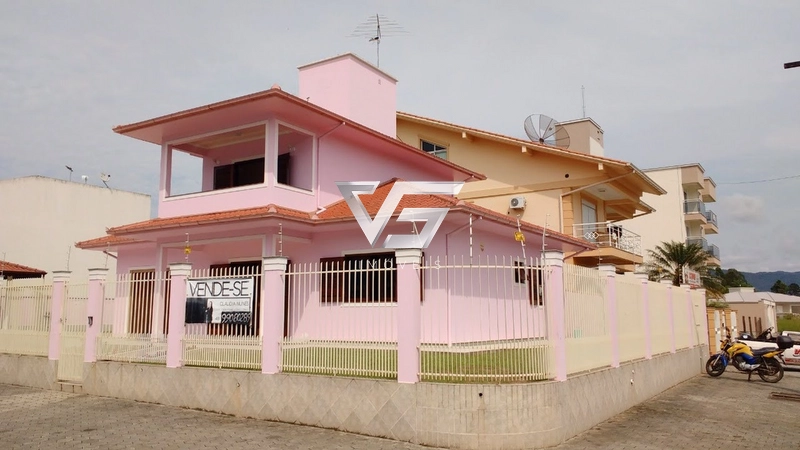 Casa com ótima localização em Santo Amaro da Imperatriz, terreno de 495m²: 18ª foto da galeria de imagens do imóvel