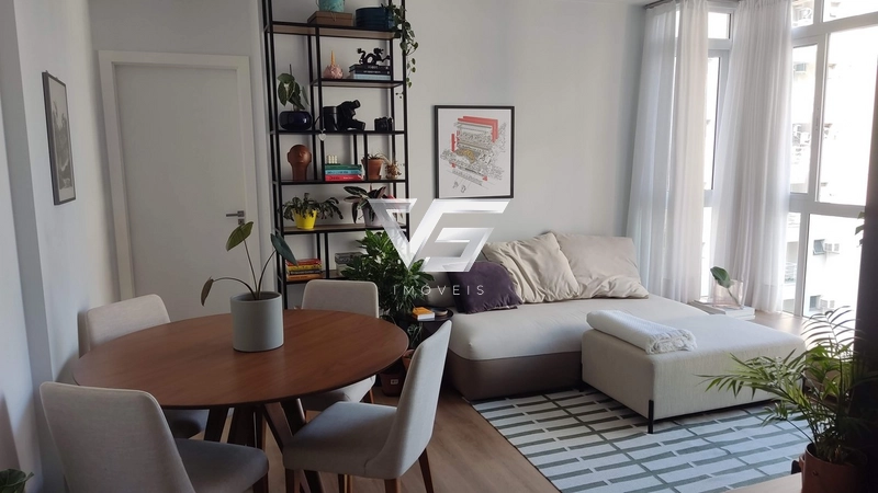 LINDO APARTAMENTO DE 2 DORMITÓRIOS SENDO 1 SUÍTE TOTALMENTE MOBILIADO: 2ª foto da galeria de imagens do imóvel