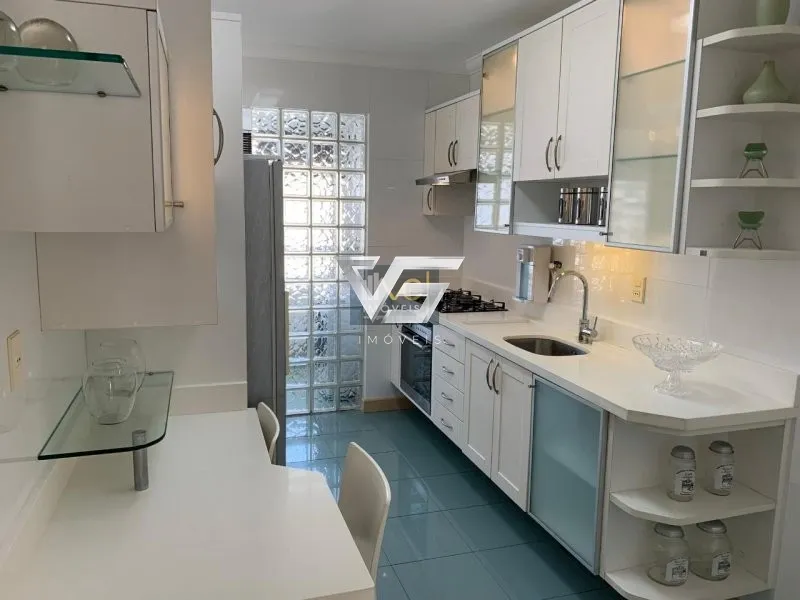 COBERTURA DUPLEX ALTO PADRÃO MOBILIADA NO CENTRO DE FLORIANÓPOLIS: 17ª foto da galeria de imagens do imóvel