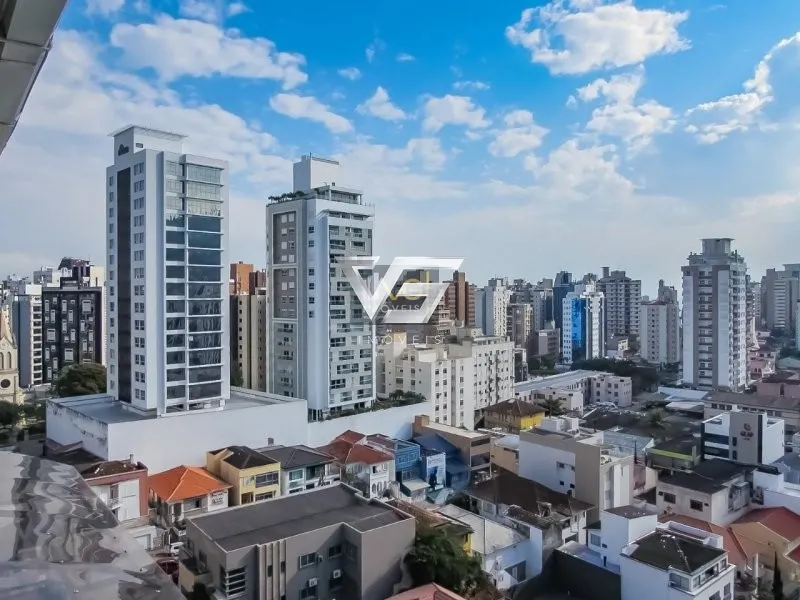 COBERTURA DUPLEX ALTO PADRÃO MOBILIADA NO CENTRO DE FLORIANÓPOLIS: 3ª foto da galeria de imagens do imóvel
